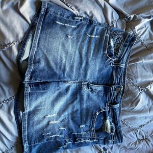 Black shorts from the Buckle